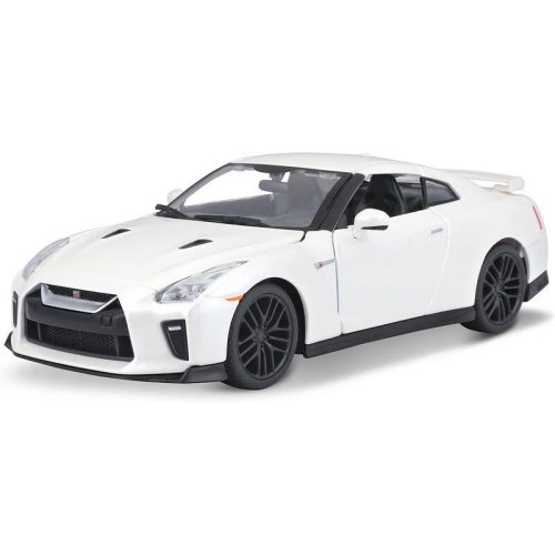 Bburago Plus Nissan GT-R 1:24 fehér metál 2017