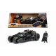 A sötét lovag Batmobil autó 1:24 Batman figurával