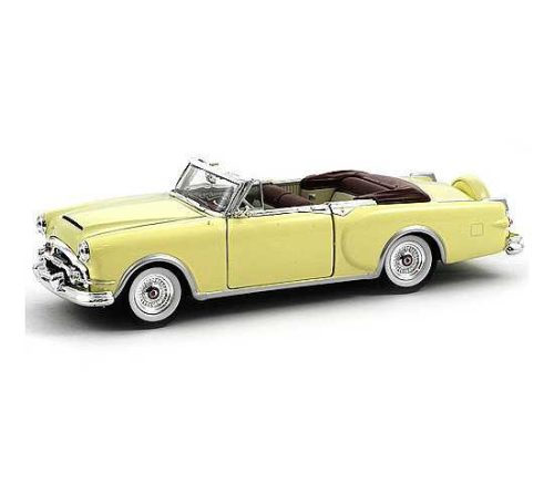 Welly - 53 Packard Carribbean  1:24 béžový